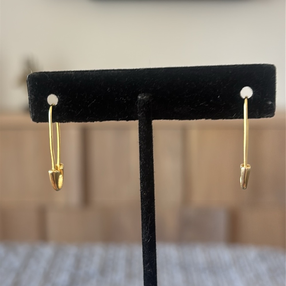 GOLD PLATED SAFETY PIN EARRINGS - Picture 3 of 4